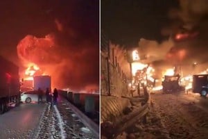 El choque múltiple se habría originado por condiciones climáticas adversas, con presencia de nieve y calzada resbaladiza.