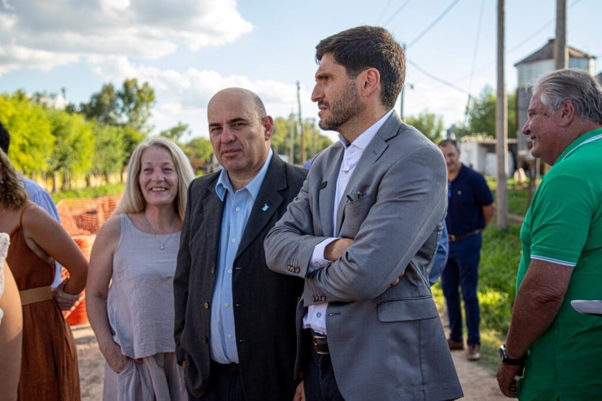 Müller y Pullaro recorrieron el avance de obras estratégicas para Esperanza