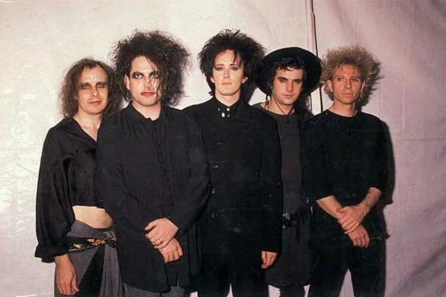 Robert Smith, Simon Gallup, Perry Bamonte, Jason Cooper y Roger O'Donnell.