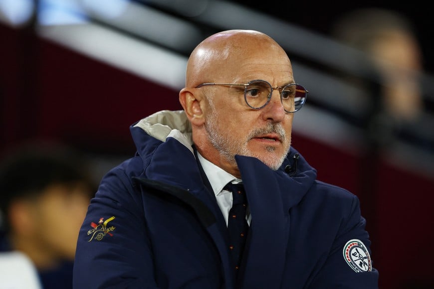 Soccer Football - International Friendly - Spain v Colombia - London Stadium, London, Britain - March 22, 2024 
Spain coach Luis de la Fuente before the match Action Images via Reuters/Matthew Childs