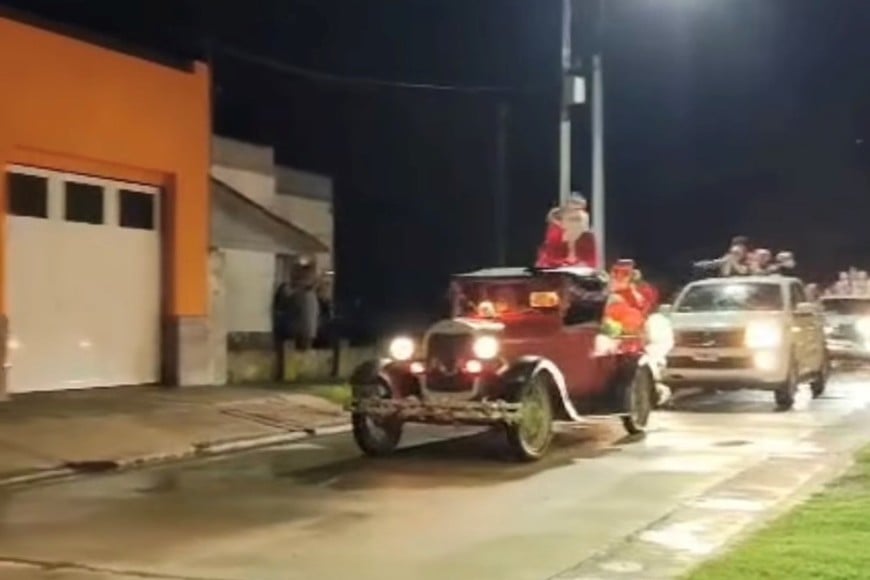 Con más de cuatro décadas de historia, la caravana navideña de San Jerónimo del Sauce conserva intacto su sentido original