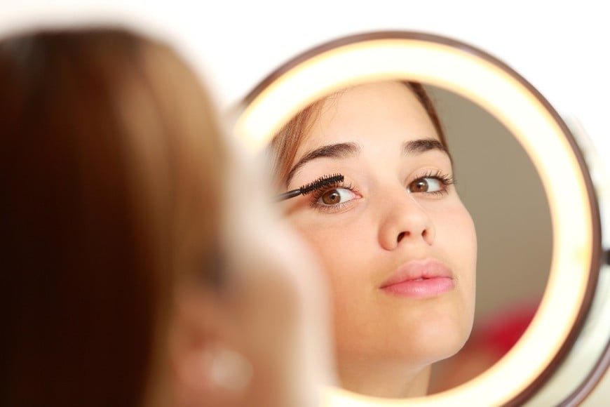 La aplicación en zigzag ayuda a definir y separar cada pelo.