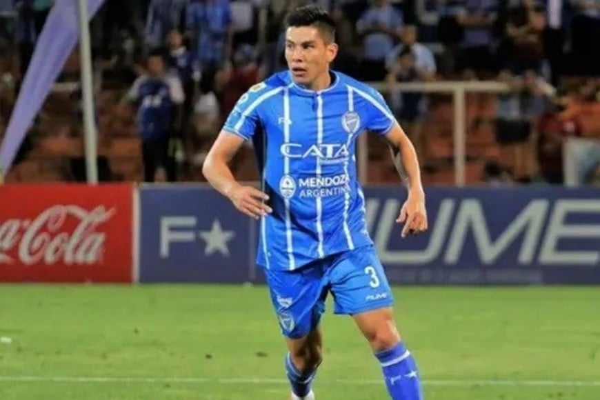 González debutó en Primera con la camiseta de Godoy Cruz en 2020.