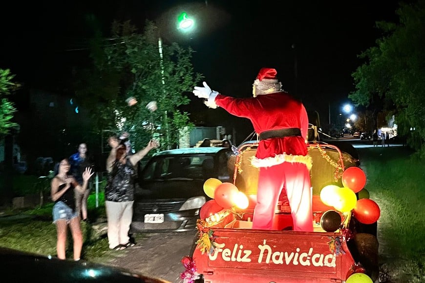 Con más de cuatro décadas de historia, la caravana navideña de San Jerónimo del Sauce conserva intacto su sentido original