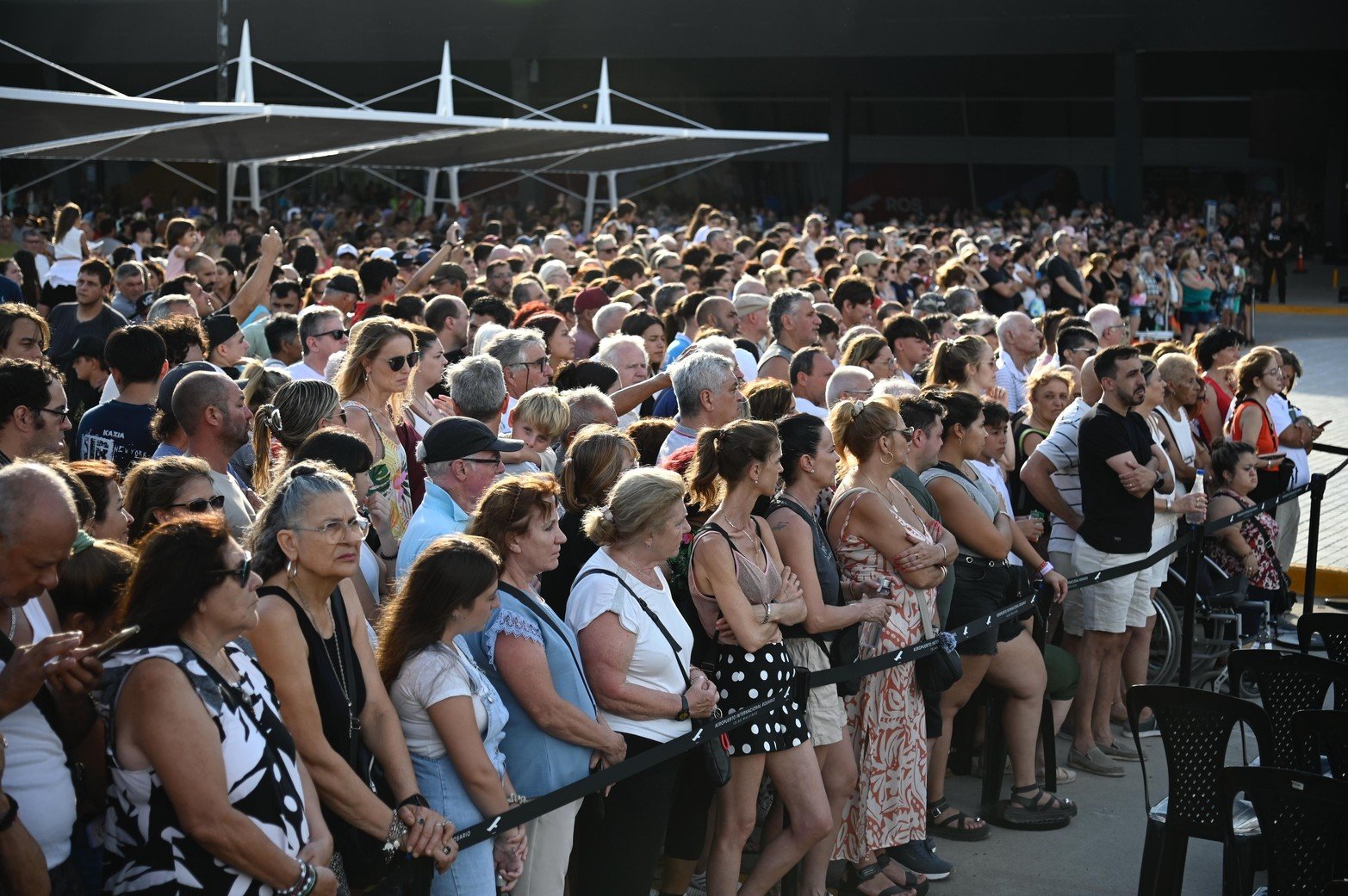 Cientos de personas se congregaron para disfrutar de shows musicales, recorridas especiales por el predio y sorteos de viajes. 