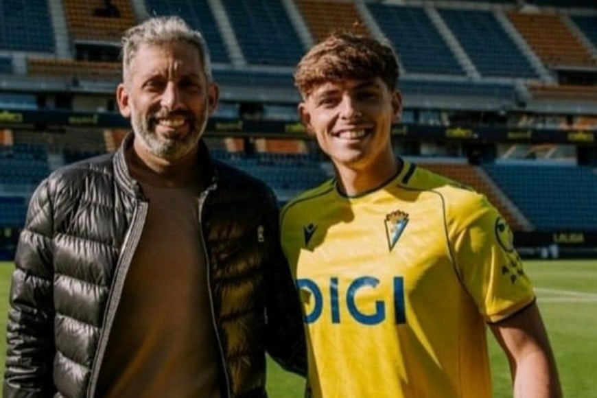 Jero Dómina y Wajnstejn tras la presentación del delantero en Cádiz.