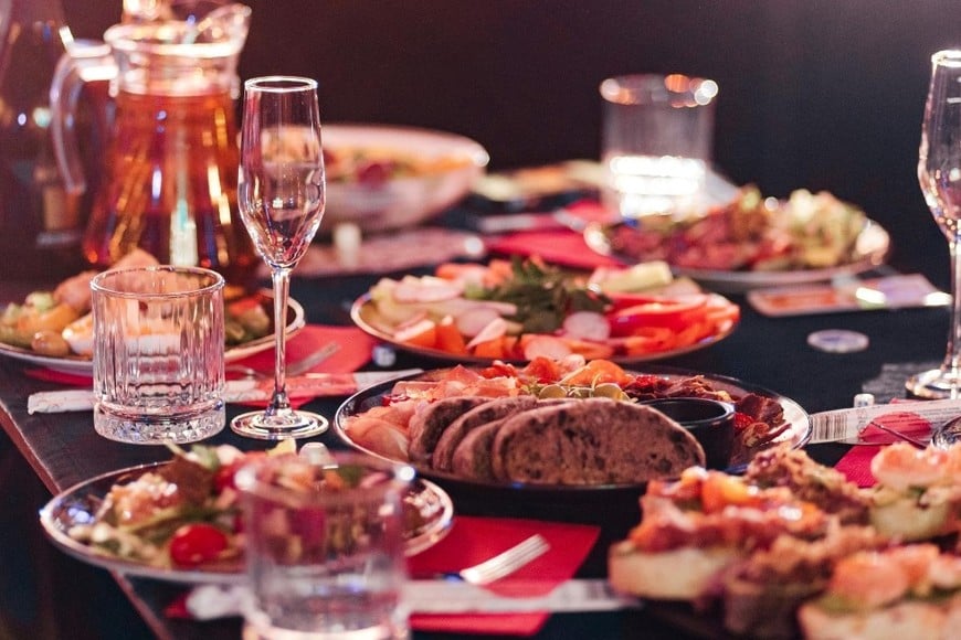 Los excesos de comidas copiosas, alcohol y dulces pasan factura