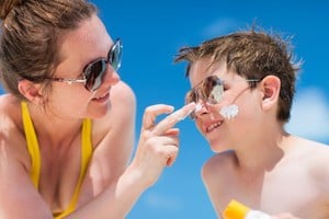 Aprender a convivir con el sol sin dañar la piel