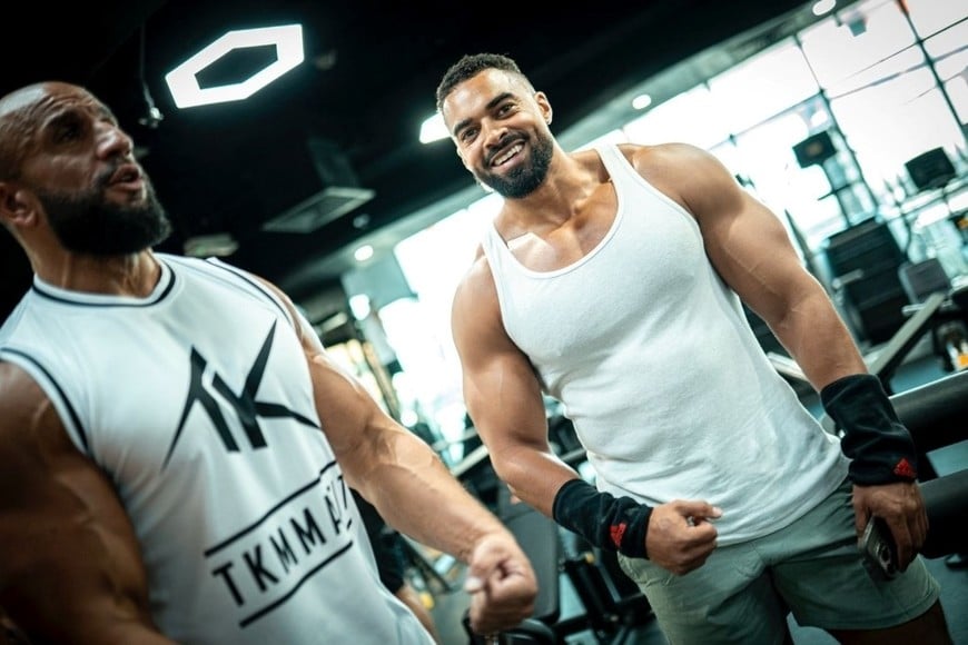 Latif Ayodele, alias “Latz”, acompañaba a Joshua desde sus primeras peleas como profesional.