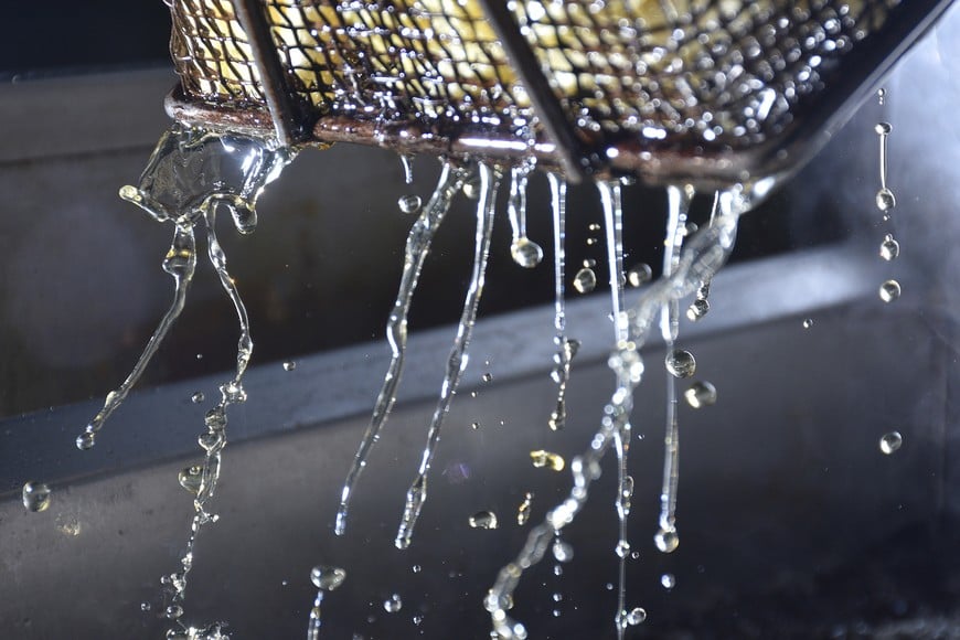 Esta iniciativa busca dar respuesta a un problema ambiental crítico: un solo litro de aceite desechado incorrectamente puede contaminar hasta 1.000 litros de agua.

Mauricio Garín (archivo).