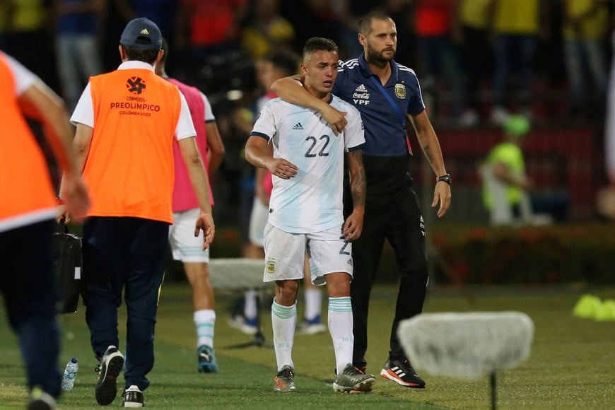 Soccer Football - South American Olympic Qualifiers - Alfonso Lopez Stadium, Bucaramanga, Colombia - Colombia v Argentina - February 6, 2020     Argentina's Agustin Urzi after receiving a red card  REUTERS/Luisa Gonzalez