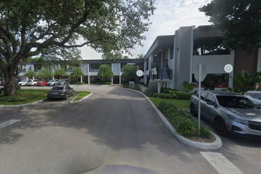 1031 Ives Dairy Rd de Miami, zona en la que se realizan las pesquisas. Crédito: Google Street View