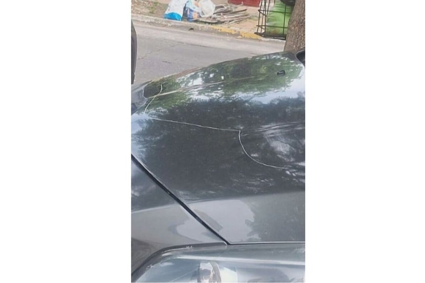 La Policía trabaja para identificarlo.