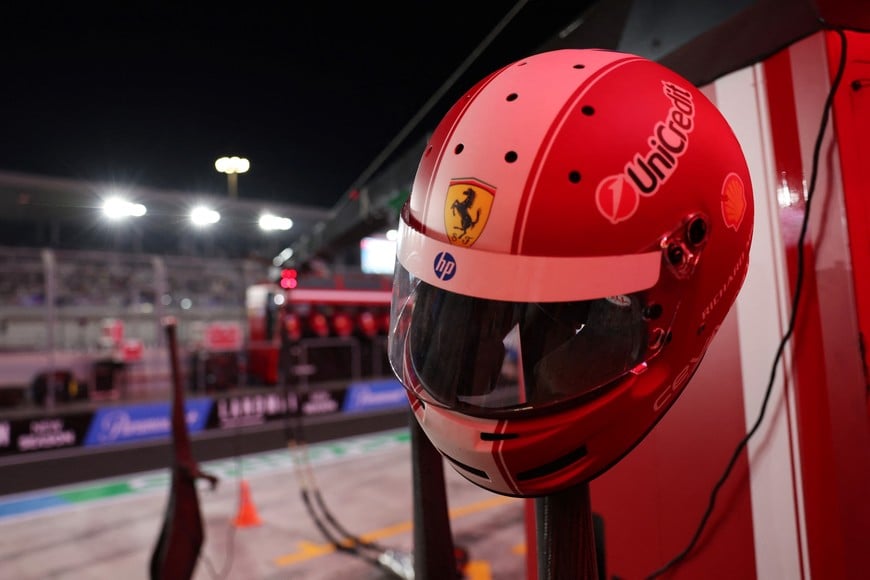 Formula One F1 - Qatar Grand Prix - Lusail International Circuit, Lusail, Qatar - November 28, 2025
General view of a Ferrari helmet during practice REUTERS/Thaier Al-Sudani
