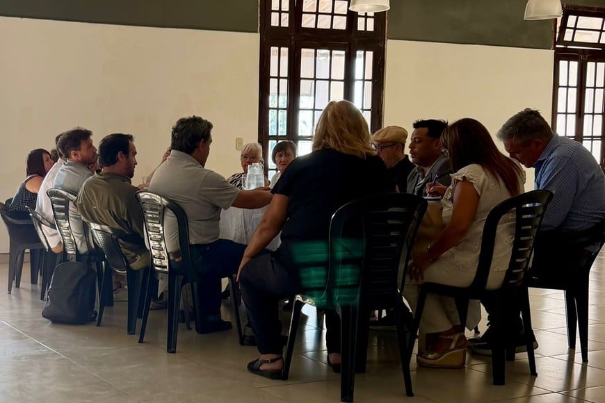 Este martes se realizó una reunión entre vecinales, concejales y funcionarios municipales.