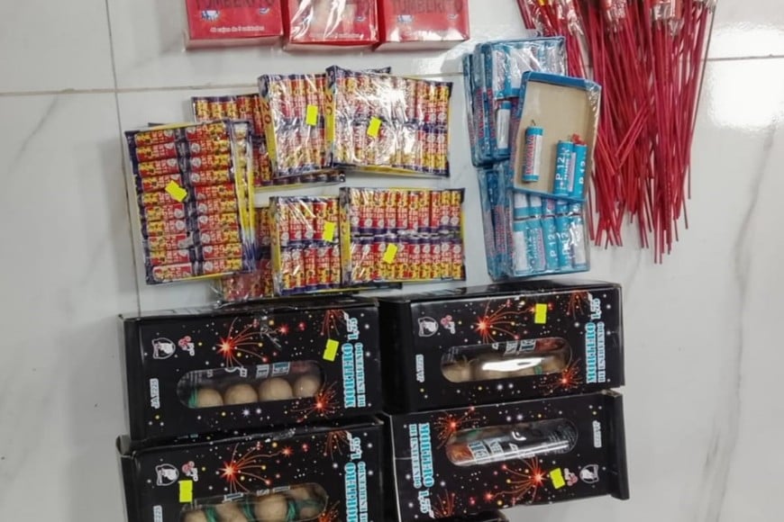 La intervención artística tiene como lema “Más luces, menos ruido” y busca visibilizar el impacto negativo que la pirotecnia sonora .