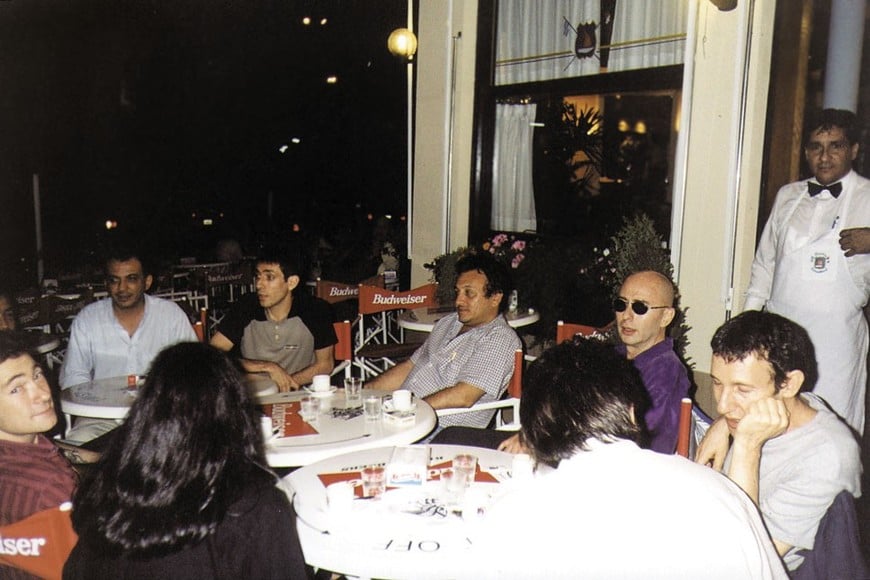 La mítica banda de rock nacional en el bar Baviera