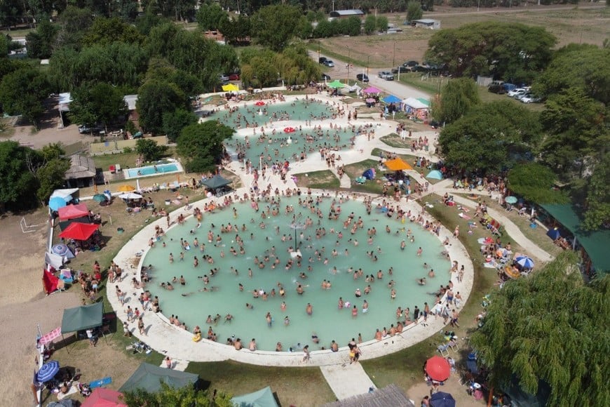 María Susana puso en marcha una nueva temporada del balneario “Cancún Oasis”