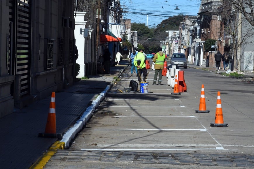 Se intervino el sector de una vereda para evitar el caos vehicular. Crédito: Guillermo Di Salvatore