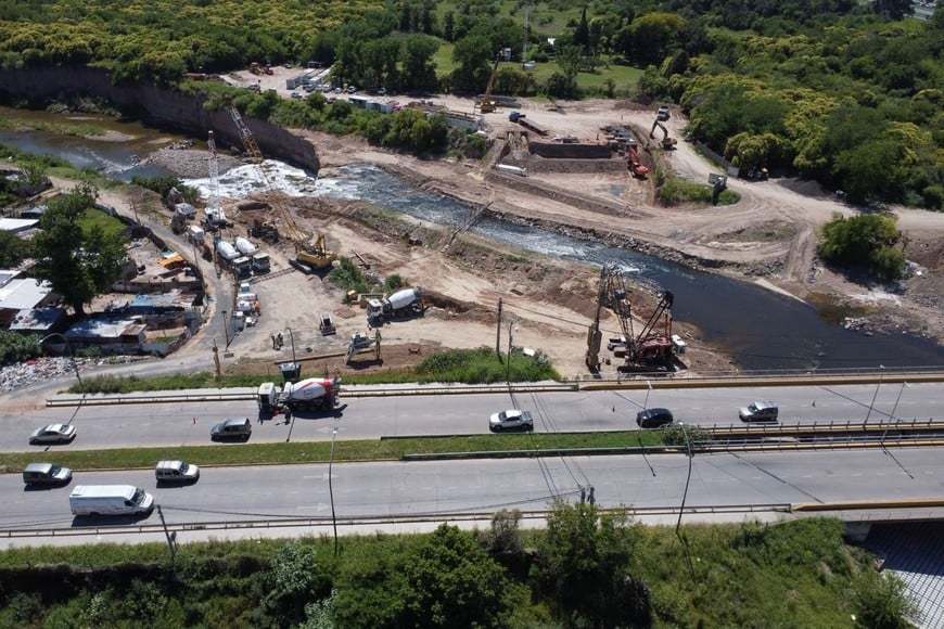 Se está culminando la primera de las dos pantallas de contención para frenar el retroceso