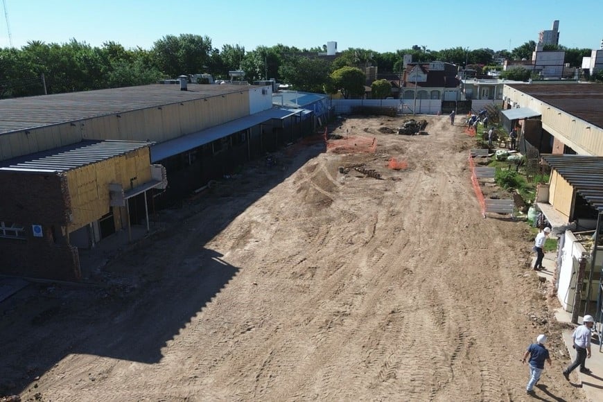 La empresa a cargo de la obra comenzó con las tareas de demolición de las partes existentes que serán reemplazadas por el nuevo edificio.