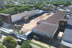 La empresa a cargo de la obra comenzó con las tareas de demolición de las partes existentes que serán reemplazadas por el nuevo edificio.