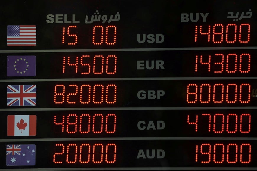 A sign at a currency exchange, as the value of the Iranian Rial drops, in Tehran, Iran, December 30, 2025. Majid Asgaripour/WANA (West Asia News Agency) via REUTERS ATTENTION EDITORS - THIS PICTURE WAS PROVIDED BY A THIRD PARTY