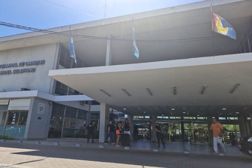 Pasajeros aguardaron durante horas una definición sobre el servicio hacia Villaguay tras el operativo.