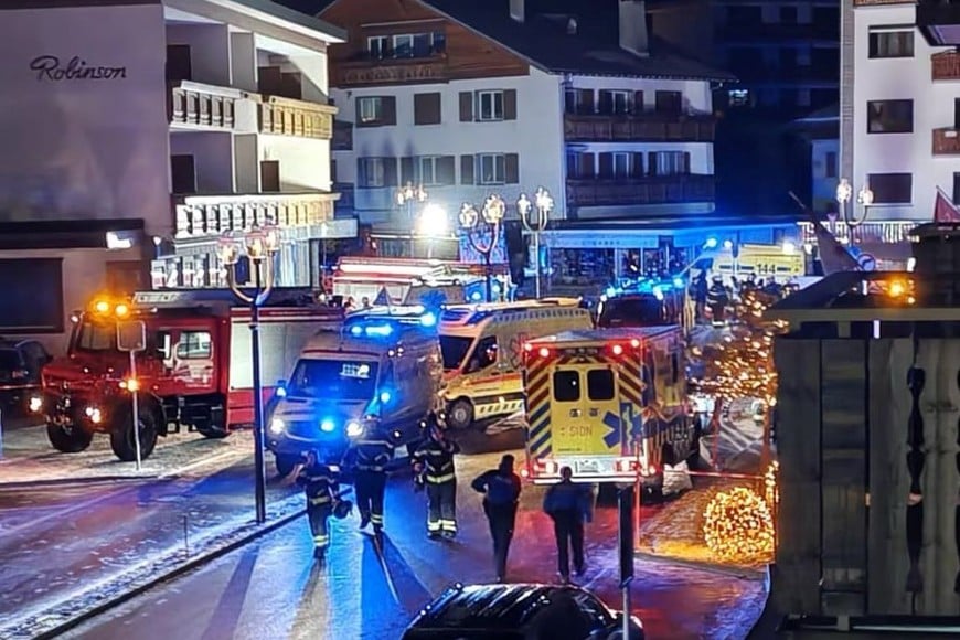 El bar Le Constellation quedó destruido tras el incendio ocurrido durante los festejos de Año Nuevo en Suiza.