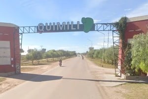 El menor fue encontrado en la pileta del patio de la casa de su tía en Quimilí.