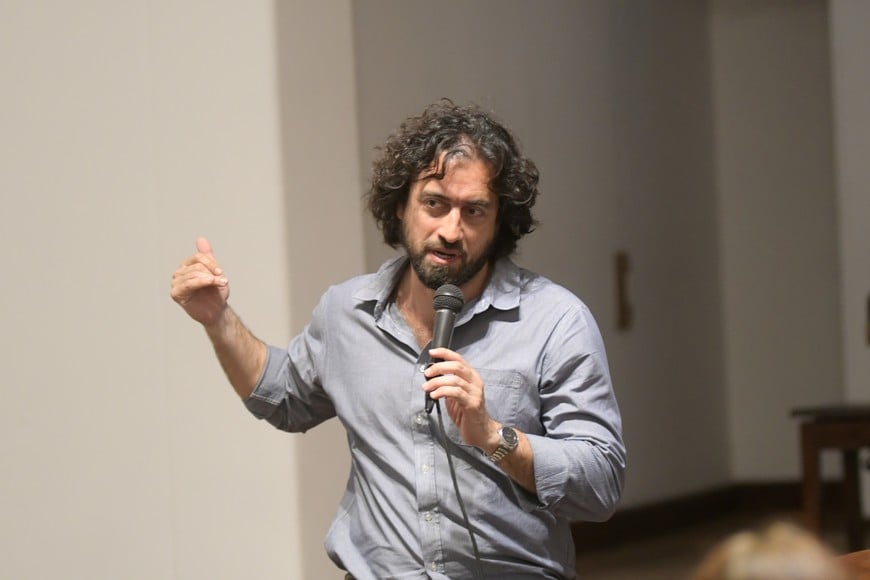 "Mientras a nivel nacional la lógica parece ser cerrar museos, en Santa Fe hacemos exactamente lo contrario: los ponemos en obra y los fortalecemos", afirmó Cáceres. Foto: Manuel Fabatía