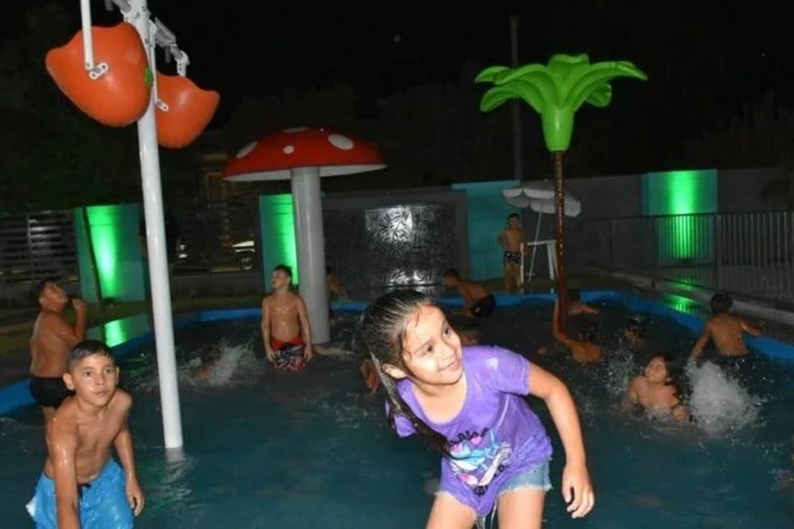 Ambrosetti inauguró la puesta en valor del natatorio comunal “Claudio Guillermo Sosa”