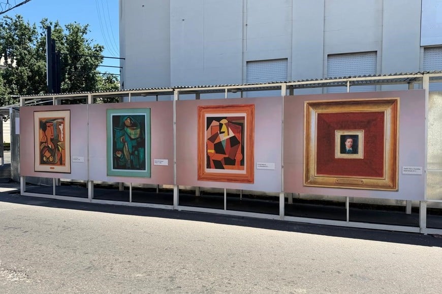 Mientras el Rosa Galisteo se renueva por dentro y por fuera, las obras de arte de su patrimonio siguen jerarquizando el edificio.