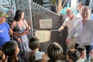 Ambrosetti inauguró la puesta en valor del natatorio comunal “Claudio Guillermo Sosa”