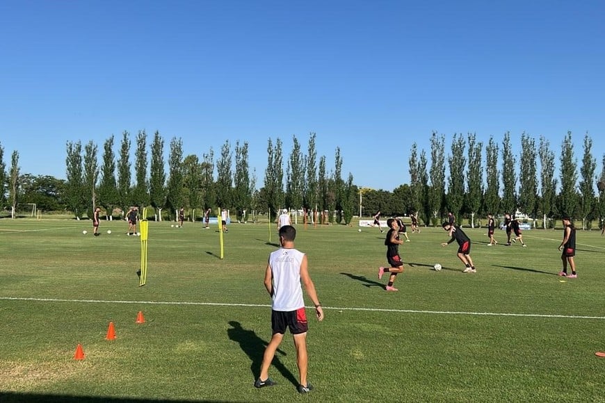Madryn en la mira. Colón trabajará 5 semanas antes del debut en la Primera Nacional.