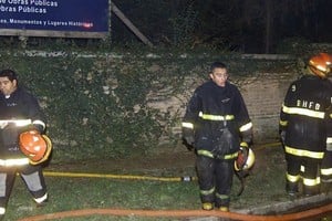 Según se informó, se incendiaron dos viviendas precarias en zona de pastizales.