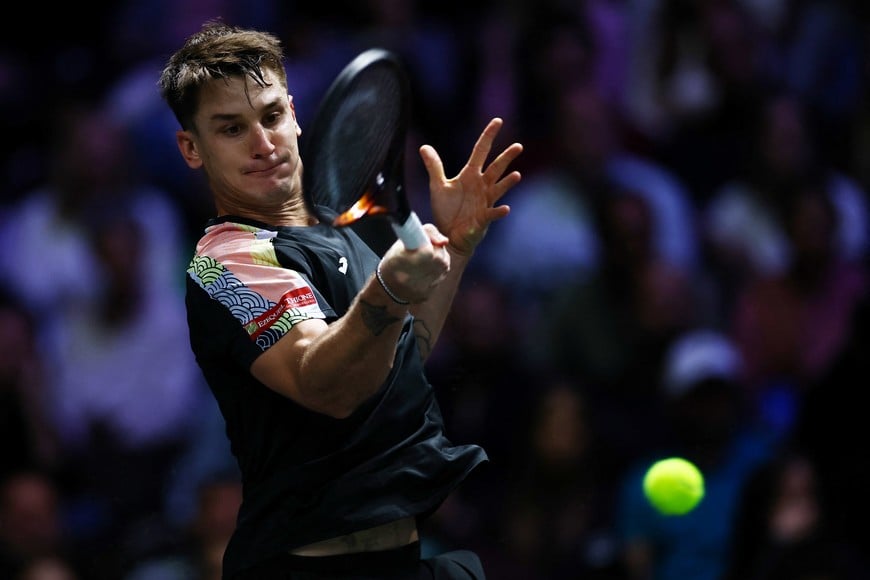 Tennis - ATP Masters 1000 - Paris Masters - Paris La Defense Arena, Paris, France - October 29, 2025
Argentina's Camilo Ugo Carabelli in action during his round of 32 match against Germany's Alexander Zverev REUTERS/Sarah Meyssonnier