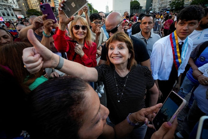 Argentine National Senator for the Autonomous City of Buenos Aires of La Libertad Avanza (LLA), Patricia Bullrich, attends a protest for a democratic transition in Venezuela, after the U.S. launched strikes on Venezuela, capturing its President Nicolas Maduro and his wife, Cilia Flores, in Buenos Aires, Argentina, January 4, 2026. REUTERS/Mariana Nedelcu