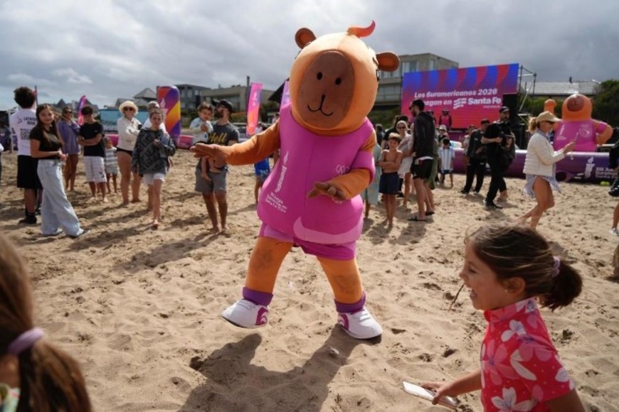 El público pudo conocer a “Capi”, la mascota oficial de los Juegos.