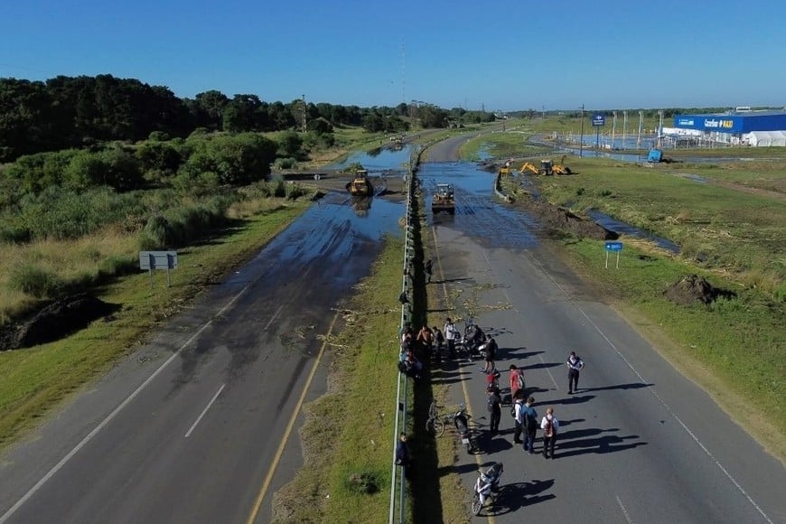 El municipio responsabilizó a la cooperativa CALP por el caño roto.