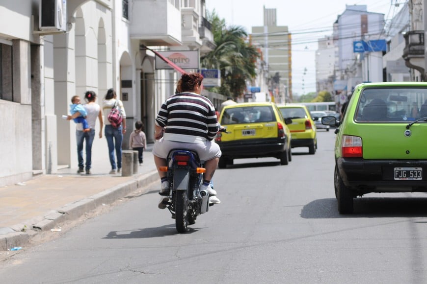 "El infractor hace un balance: o paga la multa o se compra un casco que le sirve para cuidar su vida y cumplir con la norma", dijo Ana Caprio.