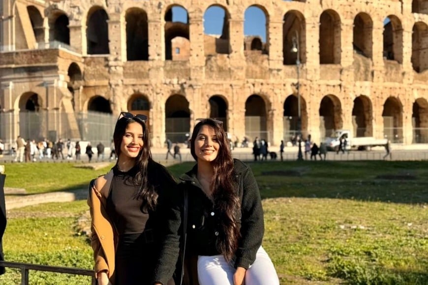 Las artistas llevan la cultura argentina frente al Papa León XIV.