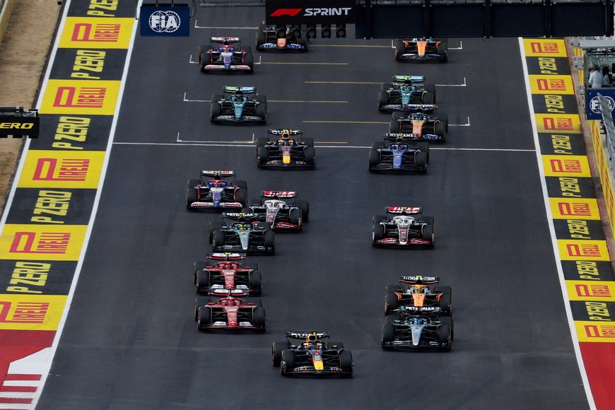 Formula One F1 - United States Grand Prix - Circuit of the Americas, Austin, Texas, United States - October 19, 2024
Red Bull's Max Verstappen leads the field at the start of the sprint race REUTERS/Kaylee Greenlee Beal
