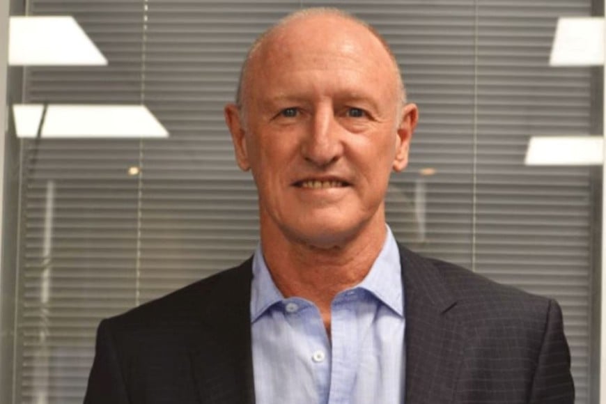 Fontana es médico cirujano, egresado de la UBA.