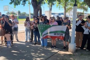 Se realizó un encuentro frente a los Tribunales de San Cristóbal para pedir justicia por Delfina. Fotos: Noelí Rojas