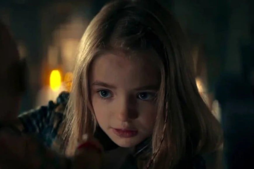 Una Nell todavía pequeña, que llamaba la atención del público en la película de terror “Evil Dead: El despertar”.