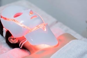 Máscaras led, claves para "ejercitar" el rostro: permiten tratamientos visibles, no invasivos y cómodos para usuarios de diferentes edades y perfiles.