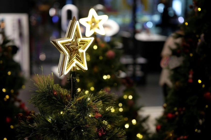 Muchas familias esperan el Día de Reyes para guardar adornos y luces navideñas.