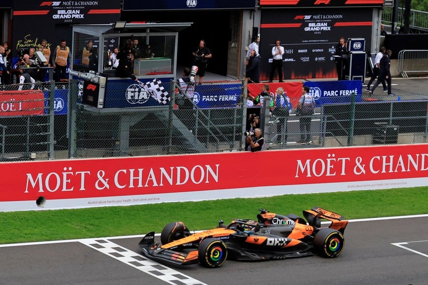 Formula One F1 - Belgian Grand Prix - Circuit de Spa-Francorchamps, Stavelot, Belgium - July 27, 2025
McLaren's Oscar Piastri passes the chequered flag to win the Belgian Grand Prix REUTERS/Stephanie Lecocq