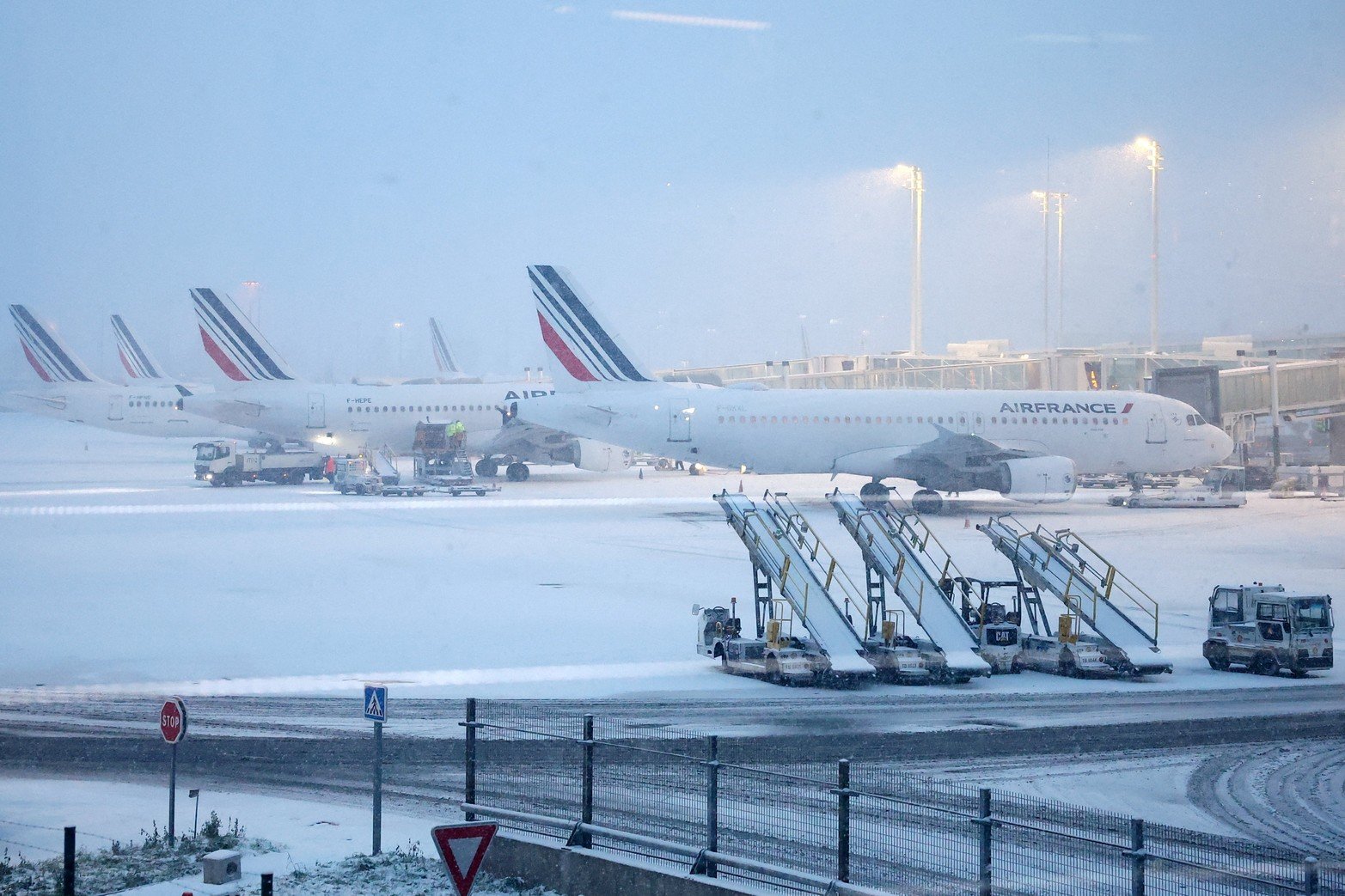 El aeropuerto Charles de Gaulle afectado por la nieve.